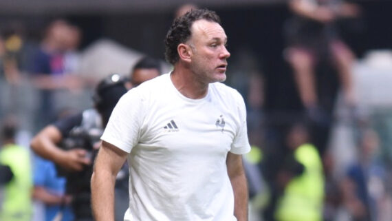 Gabriel Milito, técnico do Atlético, durante vitória sobre o Bragantino na Arena MRV (foto: Gladyston Rodrigues/EM/D.A Press)