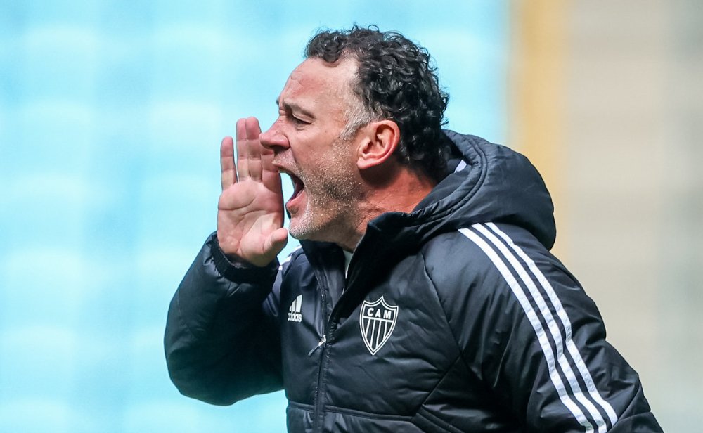 Gabriel Milito, técnico do Atlético, durante jogo contra o Grêmio (foto: Pedro Souza/Atlético)