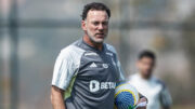 Gabriel Milito, técnico do Atlético, durante treinamento na Cidade do Galo (foto: Pedro Souza/Atlético)