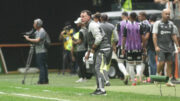 Técnico Gabriel Milito, do Atlético, em ação na Arena MRV durante duelo contra o São Paulo (foto: Edésio Ferreira/EM/D.A Press)