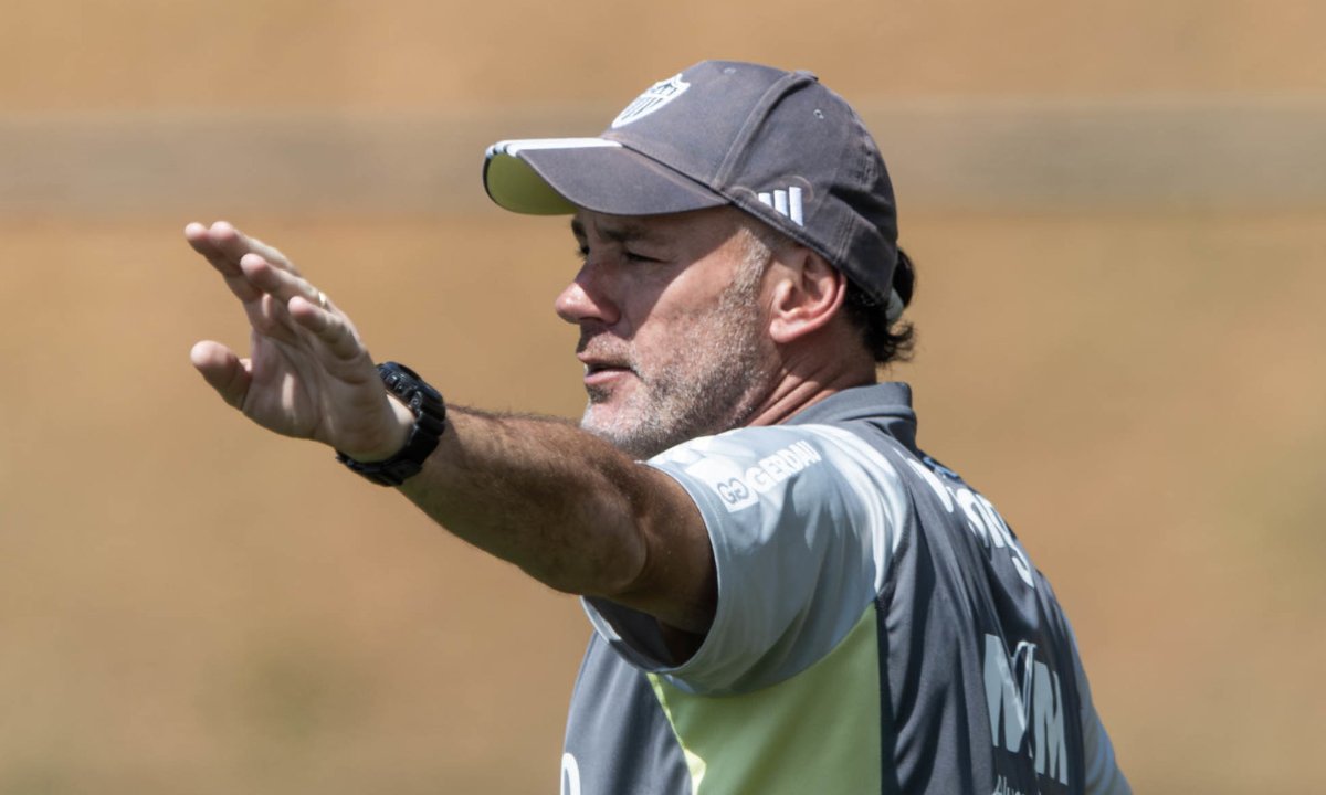 Milito em treino do Atlético na Cidade do Galo (foto: Pedro Souza / Atlético)