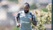 Otávio, volante do Atlético, durante treinamento na Cidade do Galo (30/9) (foto: Pedro Souza/Atlético)