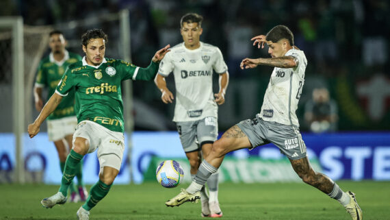 Lance de jogo entre Palmeiras e Atlético no Brasileiro (foto: Pedro Souza/Atlético)