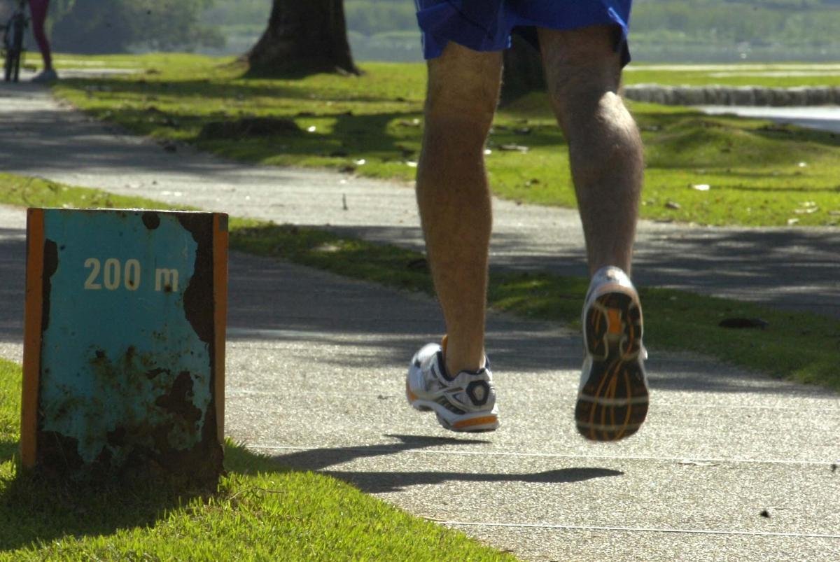 Foto mostram os pés de um corredor (foto: Beto Novaes/EM/D.A Press - 23/5/2010)