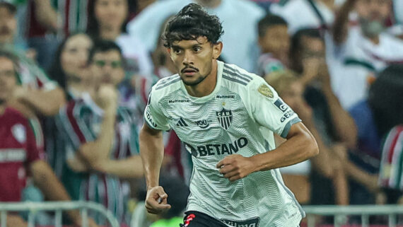 Gustavo Scarpa, meio-campista do Atlético, em ação contra o Fluminense (foto: Pedro Souza/Atlético)