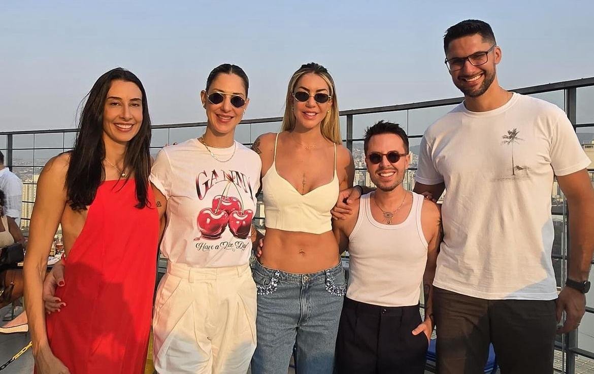 Sheilla, Gattaz, Thaisa e amigos (foto: Reprodução/Instagram)
