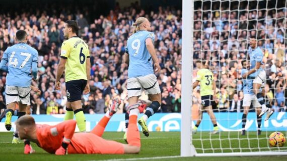 Haaland garantiu a vitória do Manchester City sobre o Southampton (foto: Oli SCARFF / AFP)