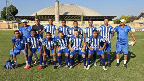 Elenco do Comercial-PI na Série B do Campeonato Piauiense (foto: Divulgação/Comercial-PI)