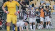 Jogadores do Fluminense comemoram gol na vitória por 1 a 0 sobre o Cruzeiro, no Maracanã, pelo Brasileirão (foto: LUCAS MERÇON / FLUMINENSE F.C.)