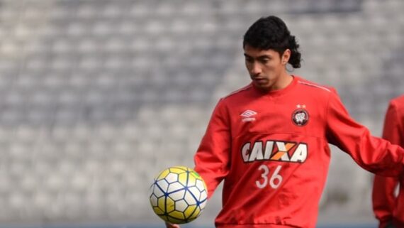 Luciano Cabral atuou pelo Athletico-PR em seis partidas (foto: Marco Oliveira/Atlético-PR)