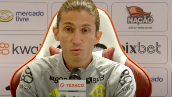 Filipe Luís foi apresentado como treinador profissional do Flamengo nesta terça-feira (1º/10) (foto: Reprodução/FlaTV)