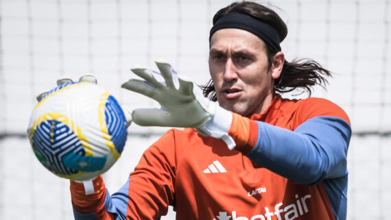 Cássio em treino do Cruzeiro (foto: Gustavo Aleixo/Cruzeiro)