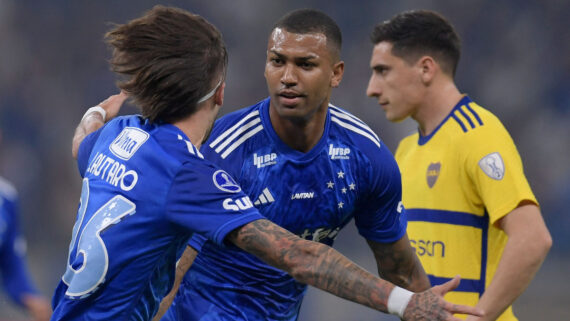 Walace em comemoração de gol contra o Boca Juniors (foto: Douglas Magno/AFP)