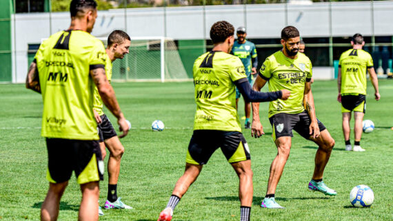 América em treino (foto: Mourão Panda/América)