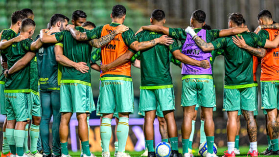 América em jogo da Série B (foto: Mourão Panda/América)