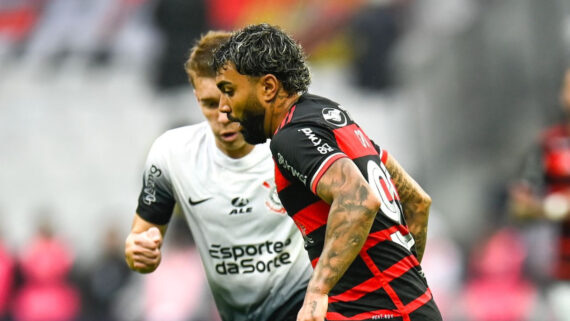 Flamengo e Corinthians na semifinal da Copa do Brasil (foto: Marcelo Cortes / CRF)