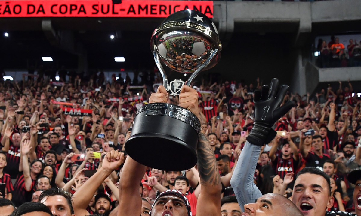 Clube campeão continental pode ser rebaixado em ano de centenário - 