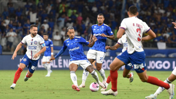 Matheus Pereira em jogo do Cruzeiro no Mineirão (foto: Ramon Lisboa/EM/DA Press)