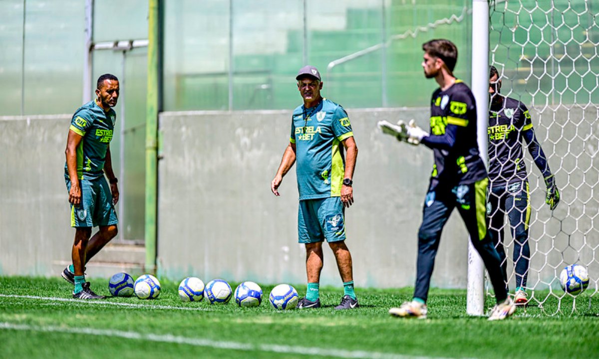 América em treino no Independência (foto: Mourão Panda/América)