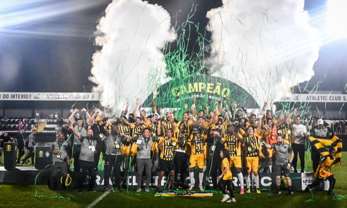Athletic e Volta Redonda na final da Série C (foto: Leandro Couri / EM / D.A Press)