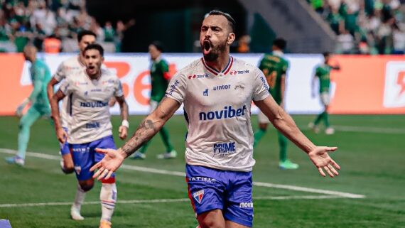 Fortaleza arrancou o empate em jogo contra o Palmeiras no Alianz Parque (foto: Matheus Amorim/FEC)