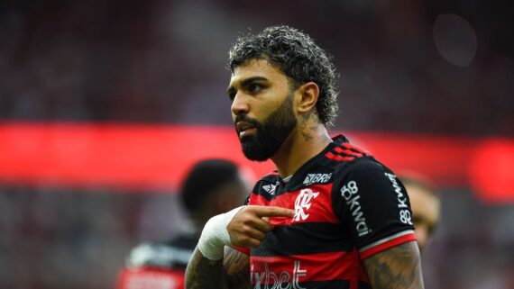 Gabigol comemora gol na vitória do Flamengo sobre o Juventude, no Maracanã (foto: Marcelo Cortes / CRF)