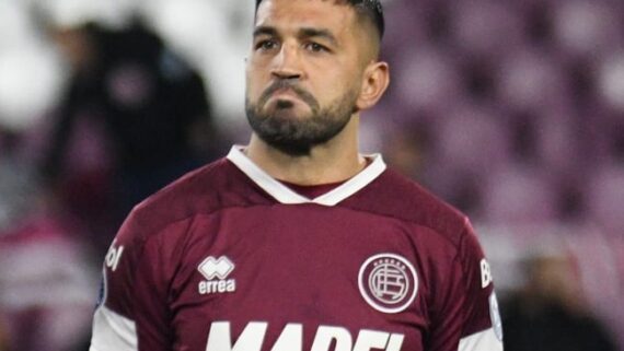 Zagueiro do Lanús Abel Luciatti (foto: Reprodução/Lanús)