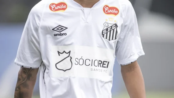 Uniforme do Santos para as categorias de base (foto: Bruno Vaz/Santos )