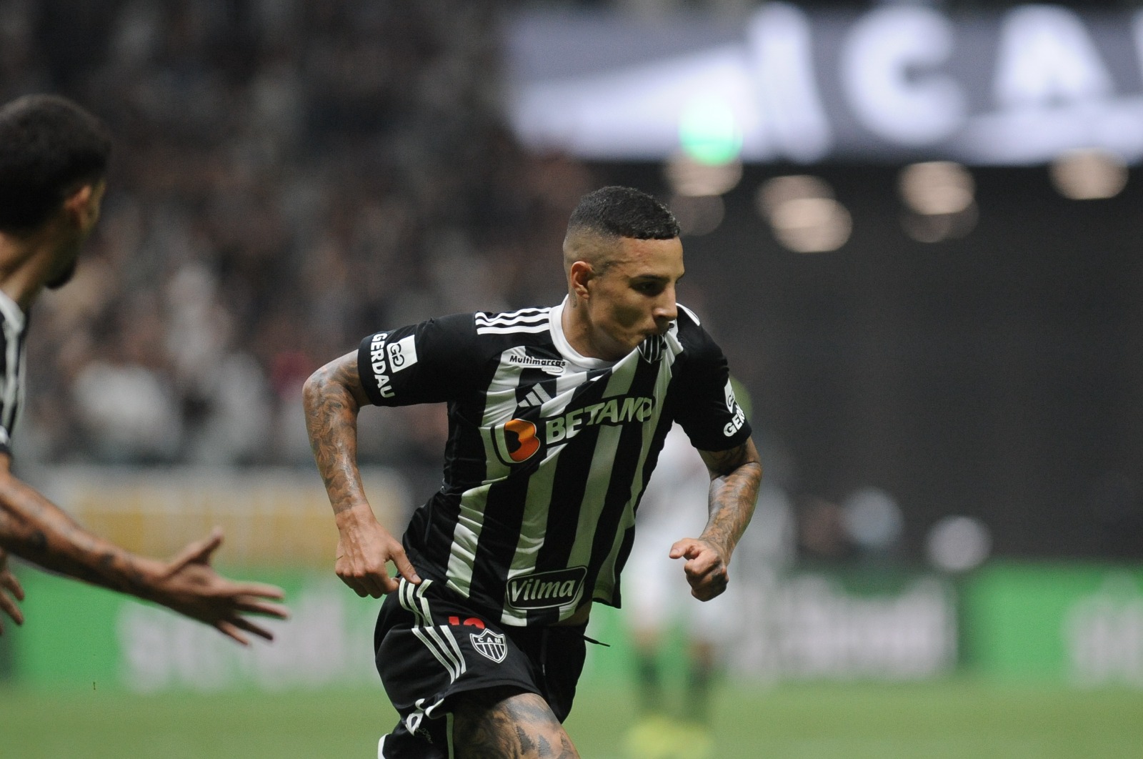 Arana comemora gol pelo Atlético diante do Vasco - (foto: Alexandre Guzanshe/EM/D.A Press)