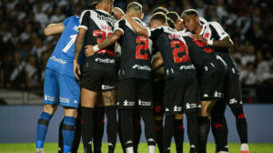 O Vasco empatou por 1 a 1 com o Juventude na noite deste sábado (5), em São Januário, pela 29ª rodada do Campeonato Brasileiro. Veja como o Jogada10 avaliou o desempenho dos cruz-maltinos. Foto: Matheus Lima / Vasco - Crédito: 