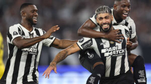 O Botafogo goleou o Peñarol por 5 a 0, nesta quarta-feira, pela partida de ida da semifinal da Libertadores. Veja como o Jogada10 avaliou o desempenho dos alvinegros. Foto: Vítor Silva/Botafogo. - Crédito: 