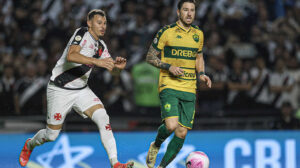 O Vasco venceu o Cuiabá por 1 a 0, nesta quinta-feira, em São Januário, em jogo atrasado da 19ª rodada do Brasileirão. Veja como o Jogada10 avaliou o desempenho do Cruz-Maltino. Foto: AssCom/Dourado. - Crédito: 