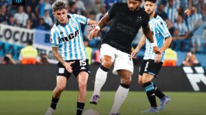 O Corinthians visitou o Racing nesta quinta-feira (31/10), pela volta da semifinal da Sul-Americana. Veja como o Jogada10 avaliou a performance dos corintianos, que perderam po 2 a 1 e estão fora da final, que será Cruzeiro x Racing, dia 23, em Assunção. Foto: Divulgação Racing - Crédito: 