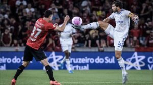 LUCAS SILVA - Partida bem abaixo de quem se tem expectativa. Ficou aquém dos demais. NOTA 4,0. Foto: Gustavo Aleixo - Crédito: 