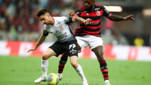 Lance do jogo entre Flamengo e Corinthians  - Crédito: 