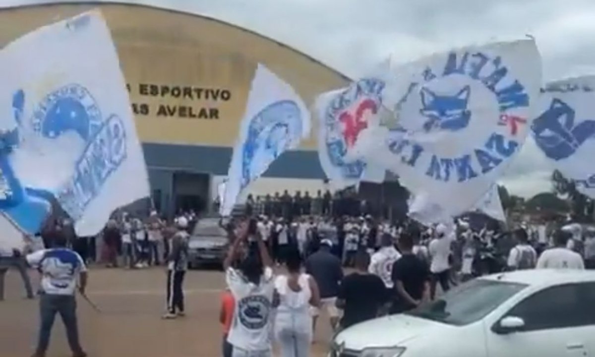 Máfia Azul em velório de torcedor do Cruzeiro (foto: Reprodução/Rede Social)