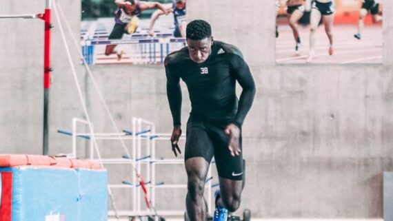 Jogador (foto: Divulgação / Axel Tuanzebe)