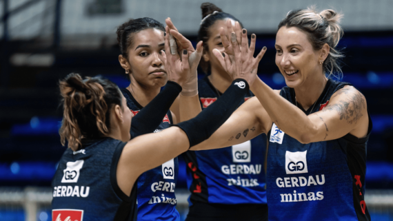 Jogadoras de vôlei do Minas (foto: Hedgard Moraes/MTC)