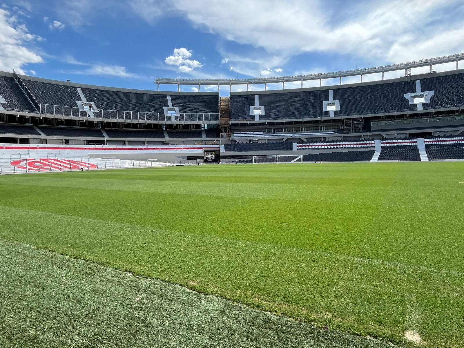 Monumental de Núñez, palco da partida entre River Plate e Atlético, pelo jogo de volta da semifinal da Copa Libertadores