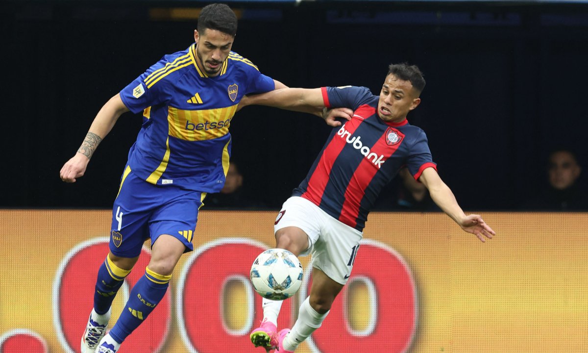 Nahuel Barrios em jogo pelo San Lorenzo contra o Boca Juniors (foto: Alejandro Pagni/AFP)