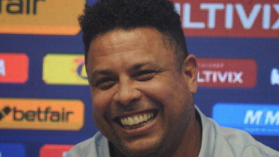 Ronaldo em entrevista no Cruzeiro (foto: Alexandre Guzanshe/EM/D.A.Press)