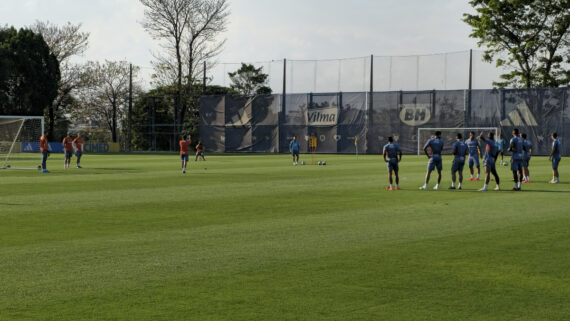 Treino do Cruzeiro nesta segunda-feira (14/10) (foto: João Victor Pena/No Ataque/D.A.Press)