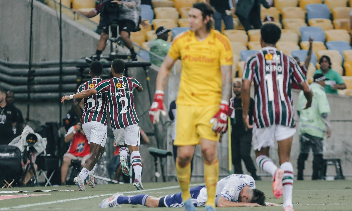 Arias comemora gol contra Cruzeiro (foto: Lucas Merçon/Fluminense)