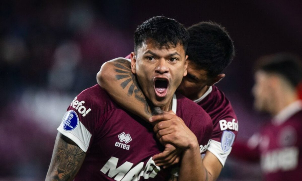 Walter Bou em comemoração de gol pelo Lanús (foto: Divulgação/Conmebol)
