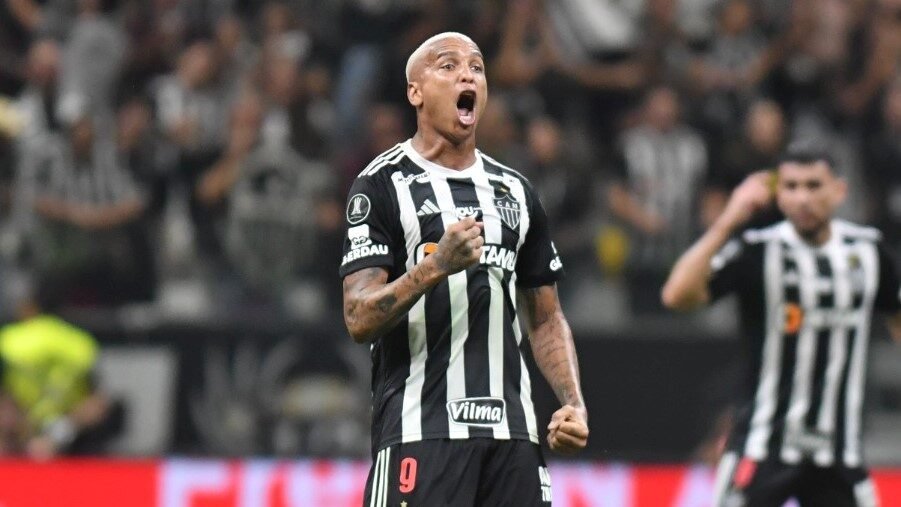Deyverson comemora gol do Atlético (foto: Alexandre Guzanshe/EM/D.A Press)