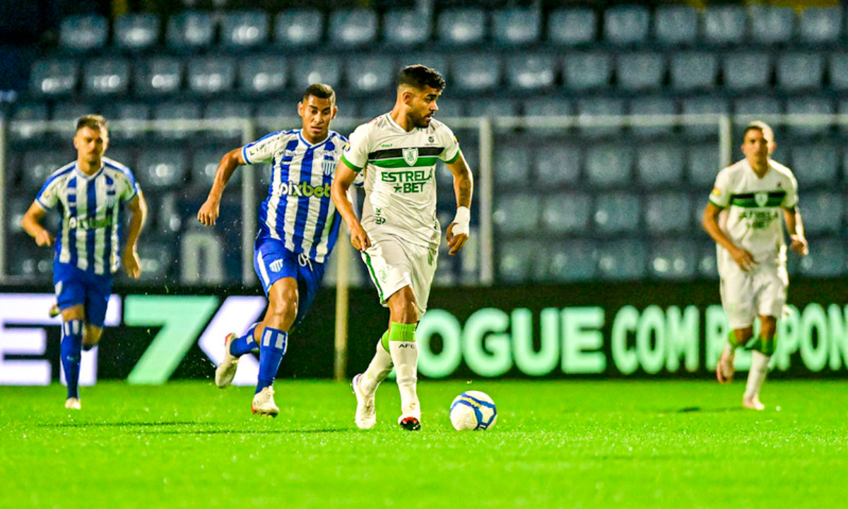 América cede empate para o Avaí e perde chance de zerar diferença para o G4