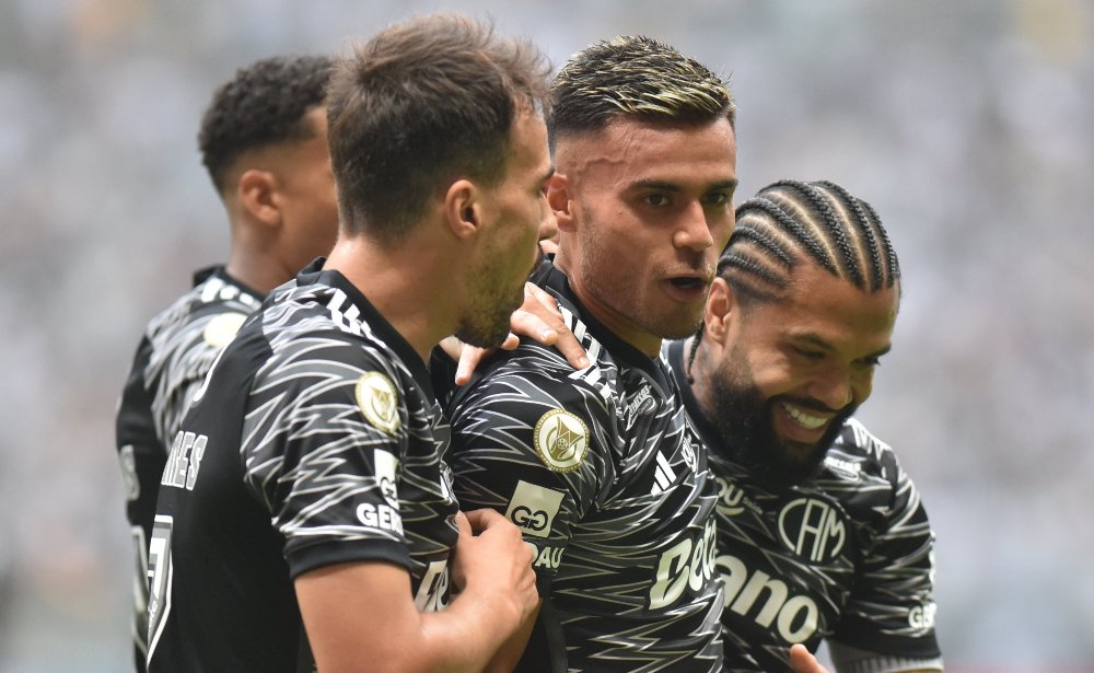 Jogadores do Atlético comemoram gol marcado diante do Vitória na Arena MRV (foto: Ramon Lisboa/EM/D.A Press)