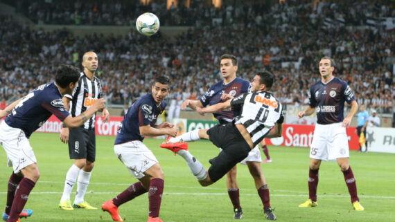 Atlético enfrentou o Lanús na última decisão como mandante em finais (foto: Rodrigo Clemente/EM/D.A Press.)