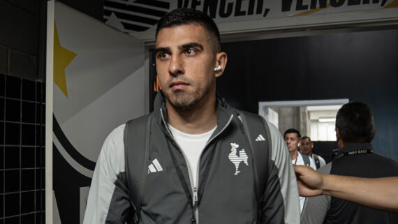 Battaglia antes de jogo do Atlético na Arena MRV (foto: Pedro Souza/Atlético)