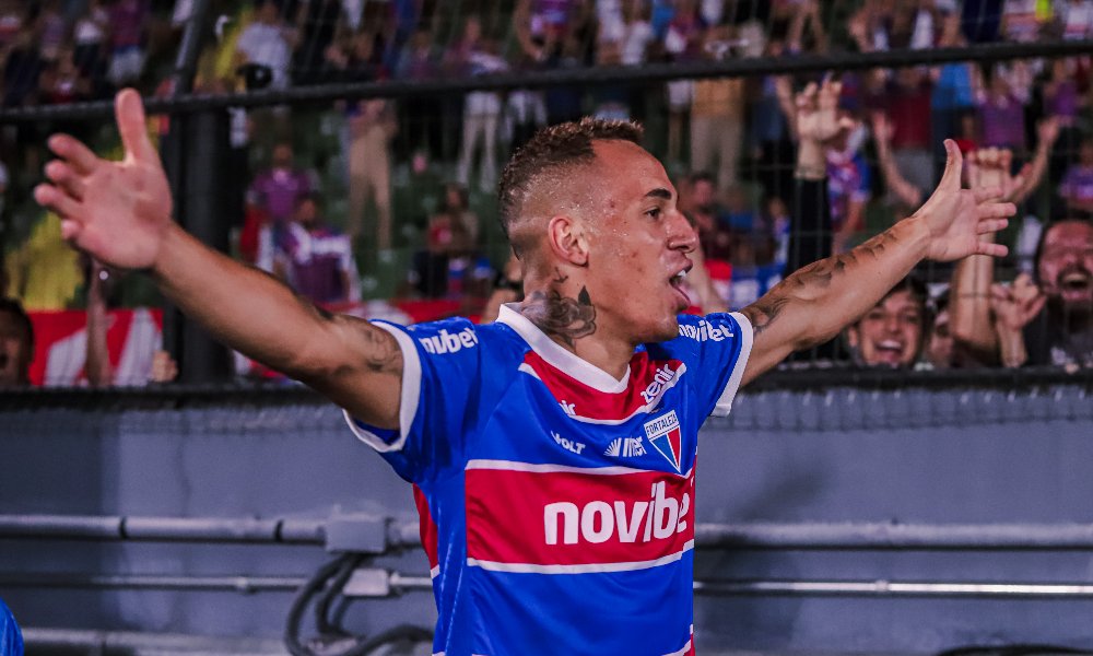 Breno Lopes comemora gol pelo Fortaleza (foto: Matheus Amorim/Fortaleza)